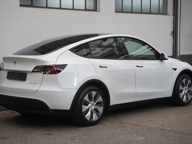 Tesla Model Y AWD Long Range