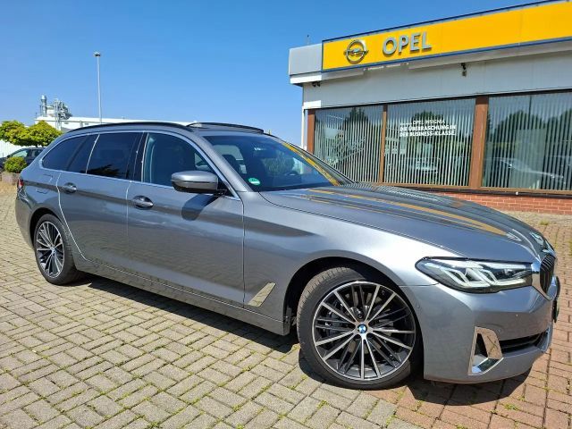 BMW 530 530d Luxury Line Touring xDrive