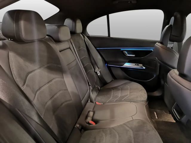 Mercedes-Benz E 200 AMG Line Sedan