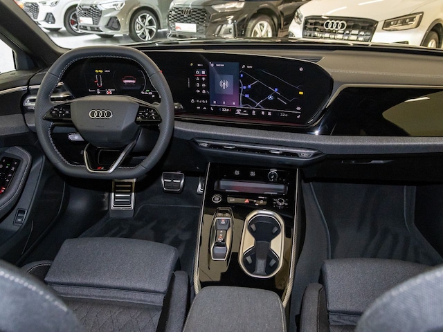 Audi A6 Avant Quattro S-Tronic