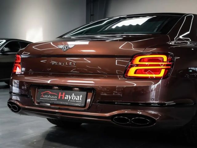 Bentley Flying Spur V8