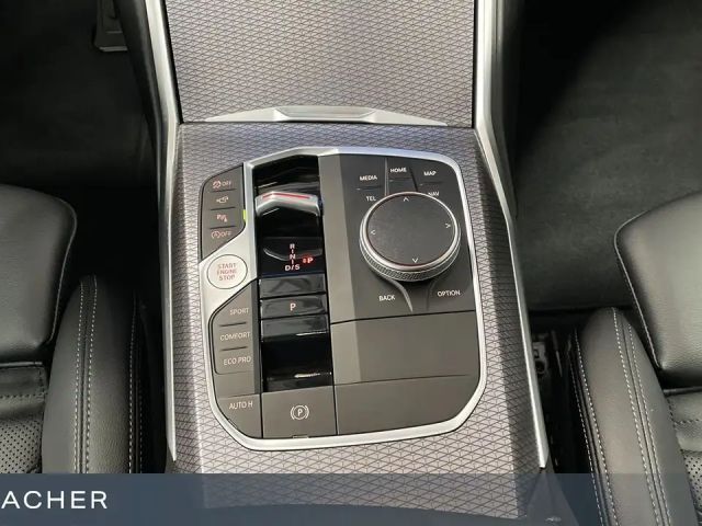 BMW 320 320i M-Sport Sedan xDrive