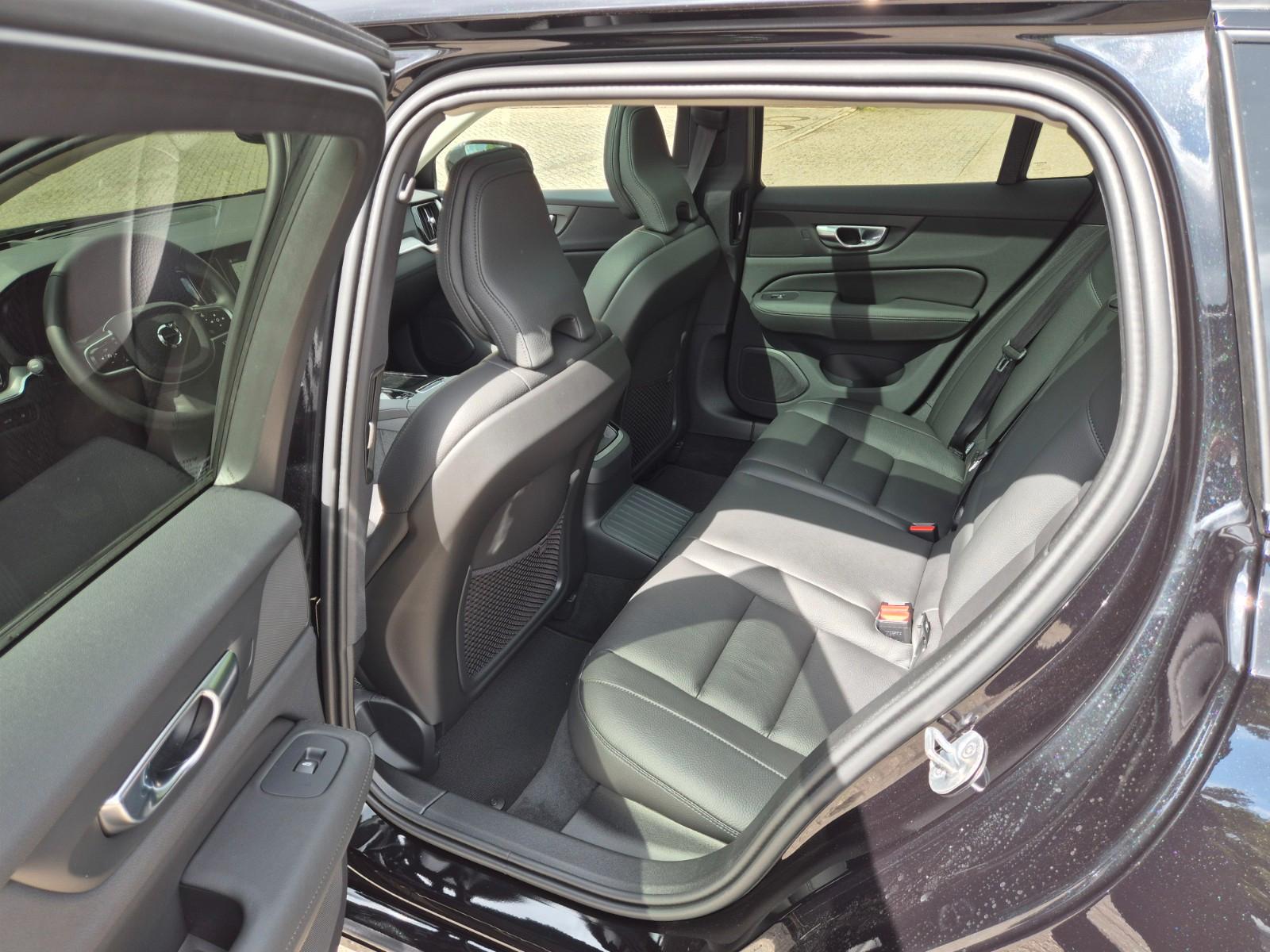 Volvo V60 AWD Dark Hybrid Plus Recharge