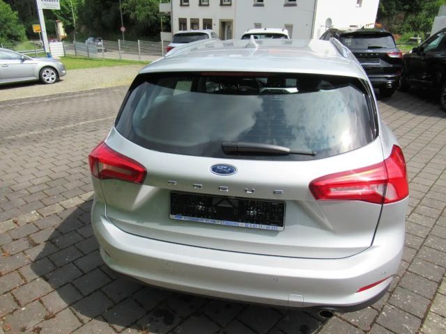 Ford Focus Cool & Connect EcoBoost Wagon