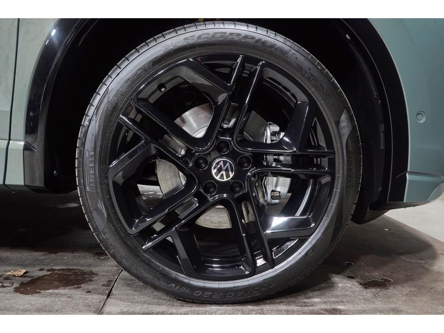 Volkswagen Tiguan 2.0 TSI IQ.Drive R-Line