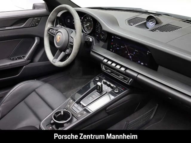 Porsche 911 4 Coupé GTS Targa