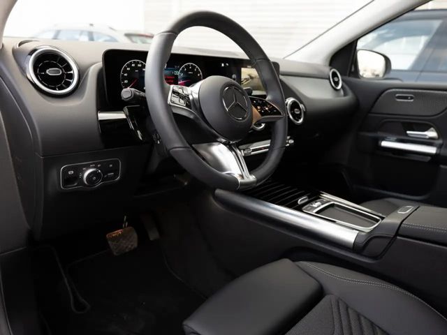 Mercedes-Benz B 180 Progressive