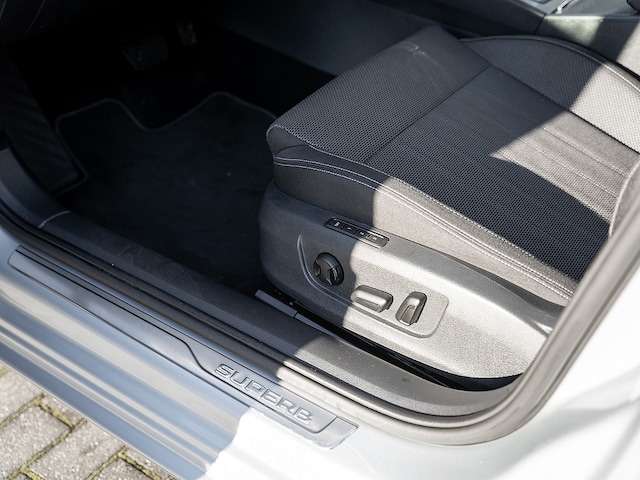 Skoda Superb 2.0 TSI Combi Style Style