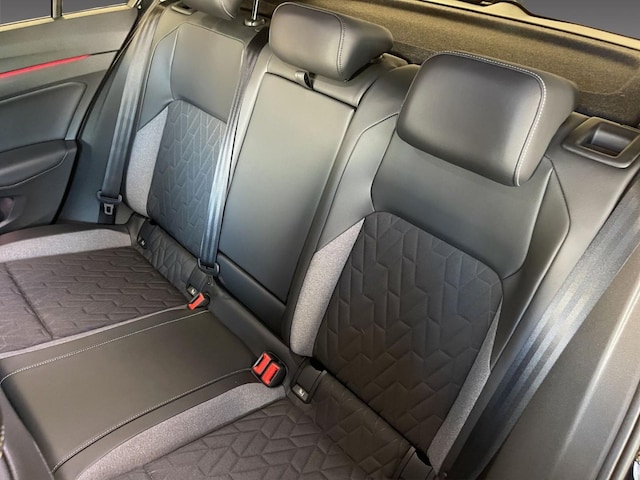 Volkswagen Golf 1.5 eTSI DSG