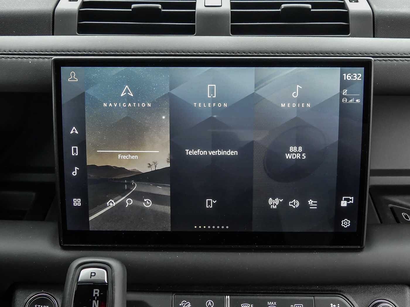 Land Rover Defender 110