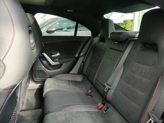 Mercedes-Benz CLA 200 AMG Line Coupé