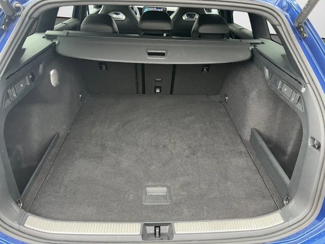 Volkswagen Passat 1.5 eTSI DSG R-Line Variant