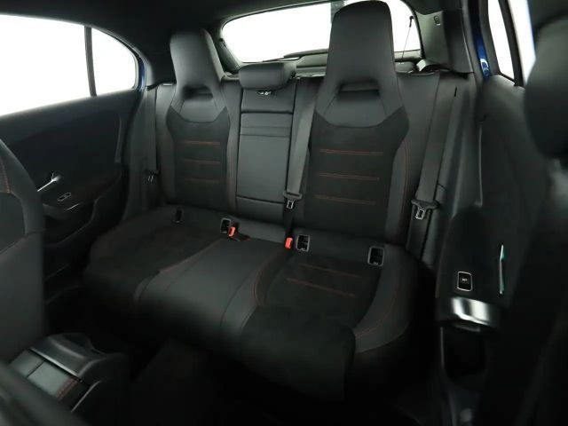 Mercedes-Benz A 200 AMG Line