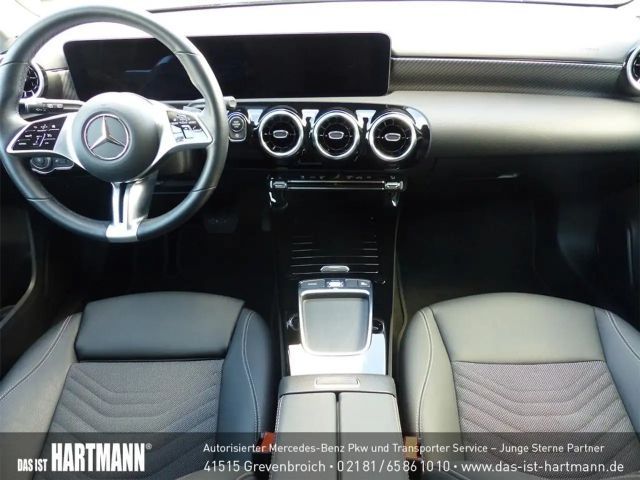 Mercedes-Benz A 180 A 180 d Progressive