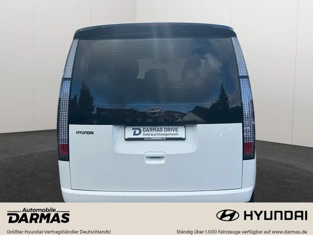 Hyundai Staria Signature