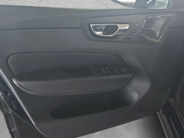 Volvo XC60 AWD Dark Plus