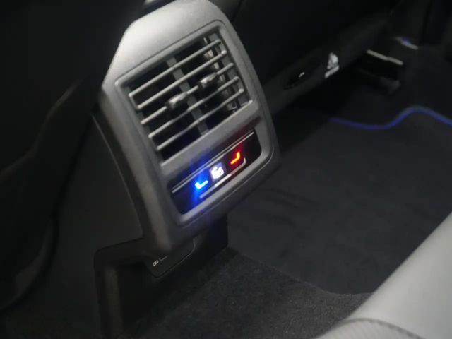 Volkswagen Golf Black Edition SPORTABGAS PANO H/K LEDE