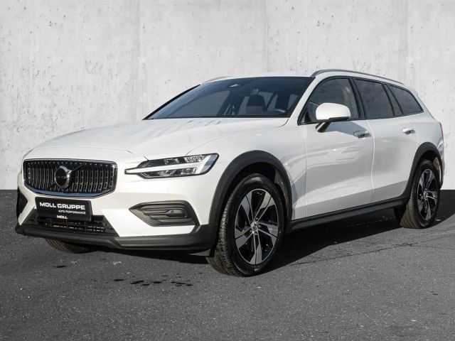 Volvo V60 Cross Country AWD Plus
