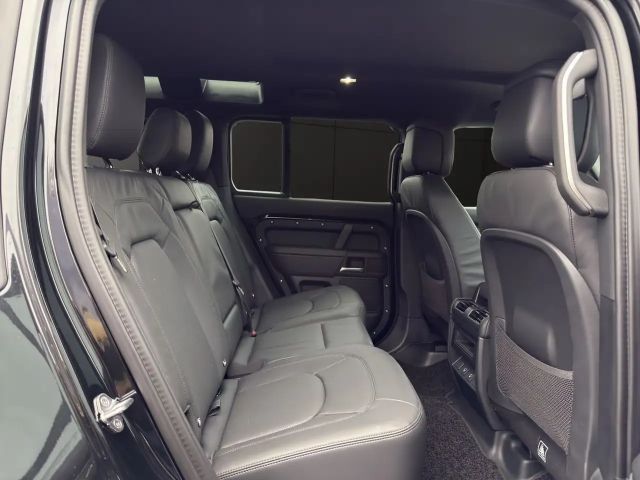 Land Rover Defender 110 D250 Dynamic SE