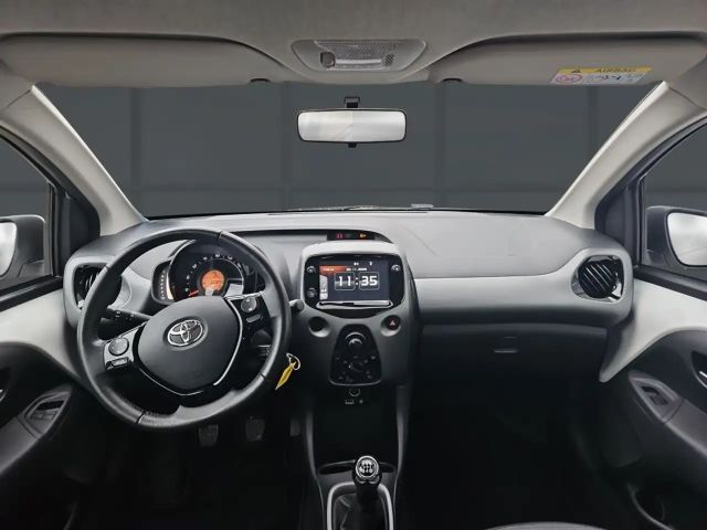 Toyota Aygo X Hatchback Play X-play