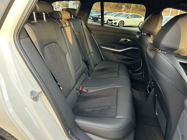 BMW 330 330d M-Sport Touring xDrive