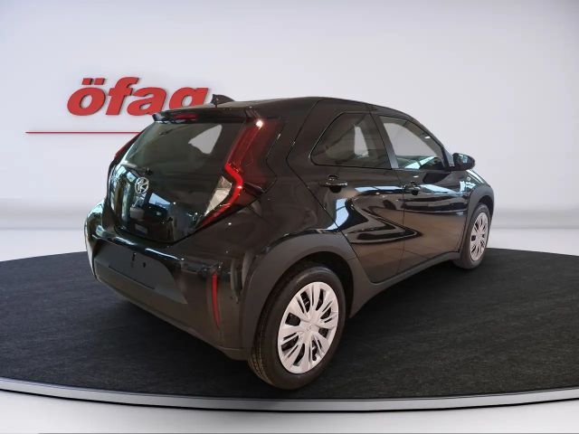 Toyota Aygo X 1.0 VVT-i Hatchback Play VVT-i