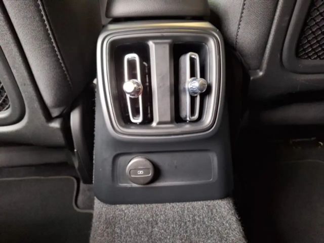 Volvo XC40 Inscription R-Design T4