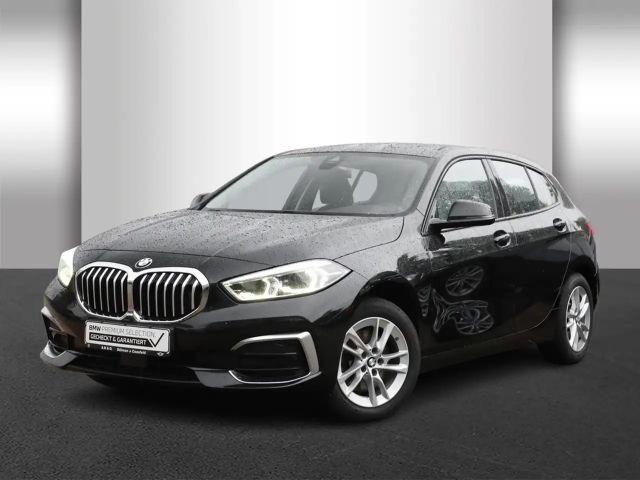 BMW 118 118i Luxury Line Sedan