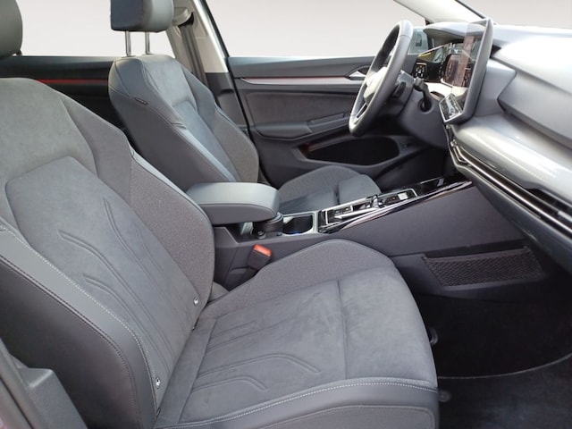 Volkswagen Golf 1.5 eTSI DSG Variant