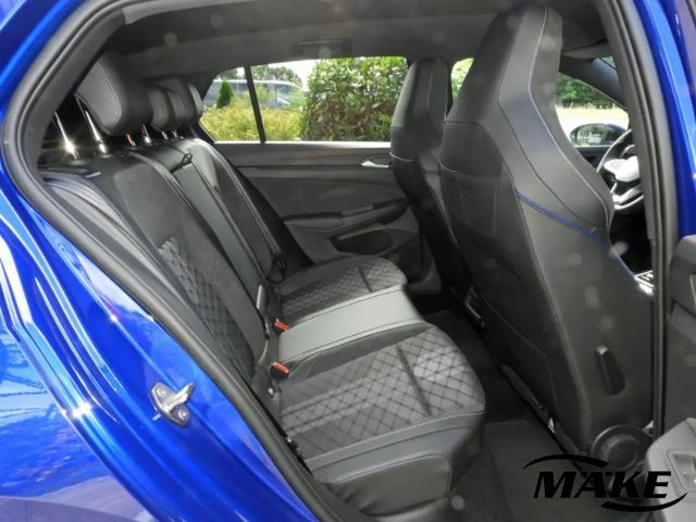 Volkswagen Golf 1.5 eTSI DSG IQ.Drive R-Line