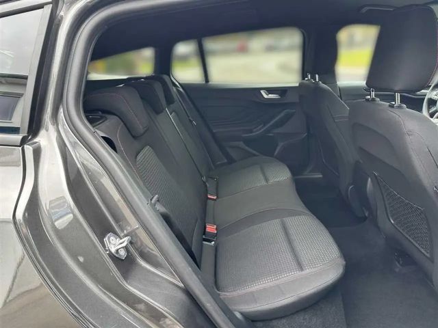 Ford Focus EcoBoost ST Line