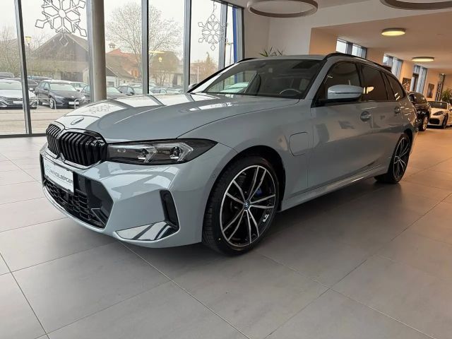 BMW 330 330e M-Sport Touring xDrive