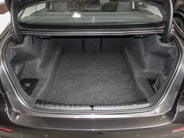BMW 530 530d Luxury Line Sedan