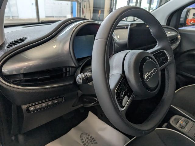 Fiat 500e 42kWh, Komfort+Style-Paket, Garantie