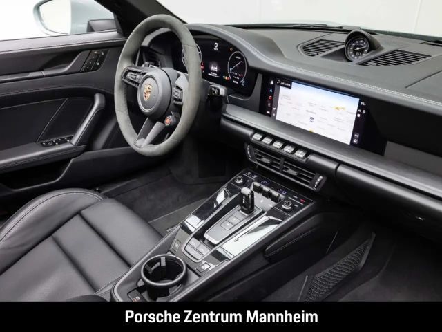 Porsche 992 Cabrio Carrera GTS