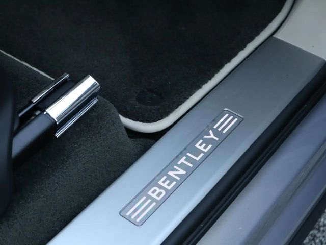Bentley Bentayga V8