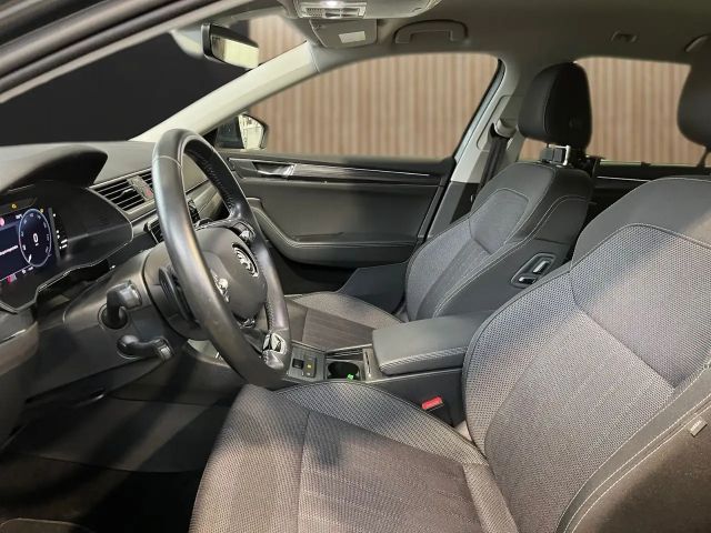 Skoda Superb 4x4 Combi Style Style