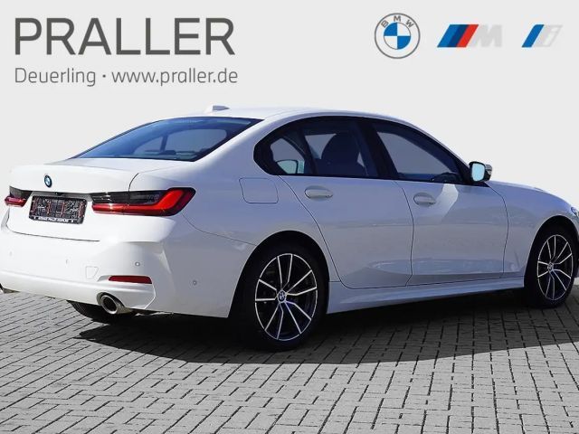 BMW 330 330i Sedan xDrive