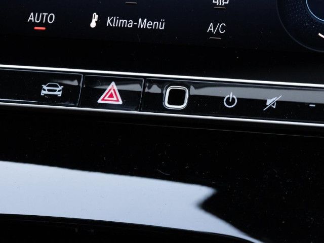 Mercedes-Benz C 200 AMG Line Sedan