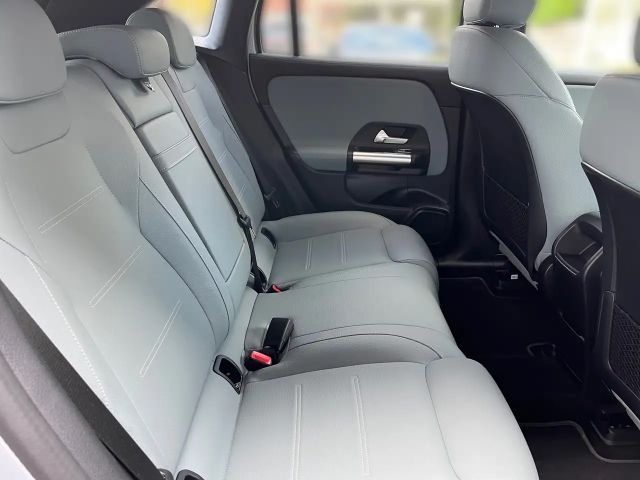 Mercedes-Benz EQA 300 4MATIC AMG Line