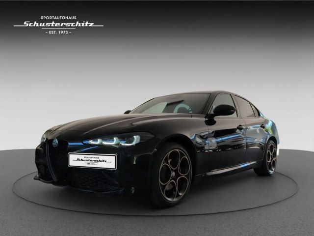 Alfa Romeo Giulia AT8 Q4