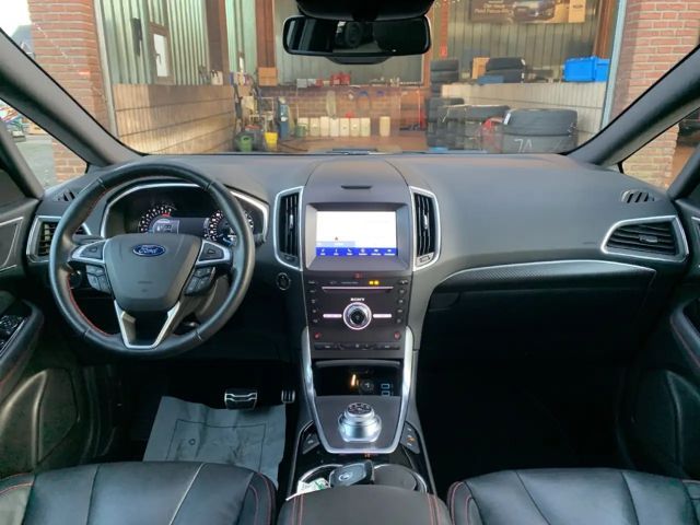 Ford S-Max ST Line