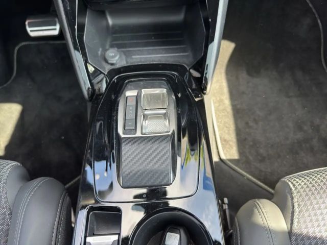 Peugeot 208 EAT8 GT-Line