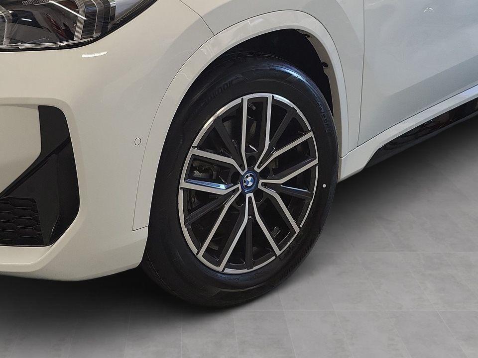 BMW iX1 xDrive30