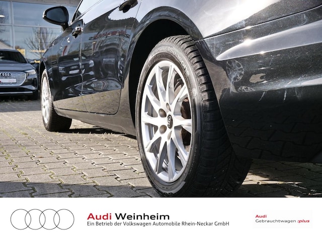 Audi A4 35 TFSI Avant S-Tronic