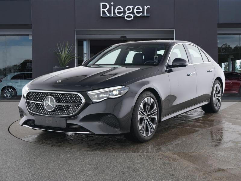 Mercedes-Benz E 200 AVANTGARDE Sedan