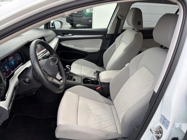 Volkswagen Golf Life Variant