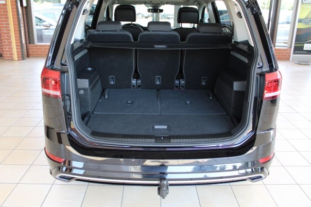 Volkswagen Touran 1.5 TSI DSG R-Line