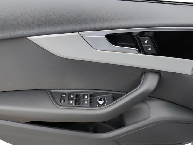 Audi A4 30 TDI Avant S-Tronic