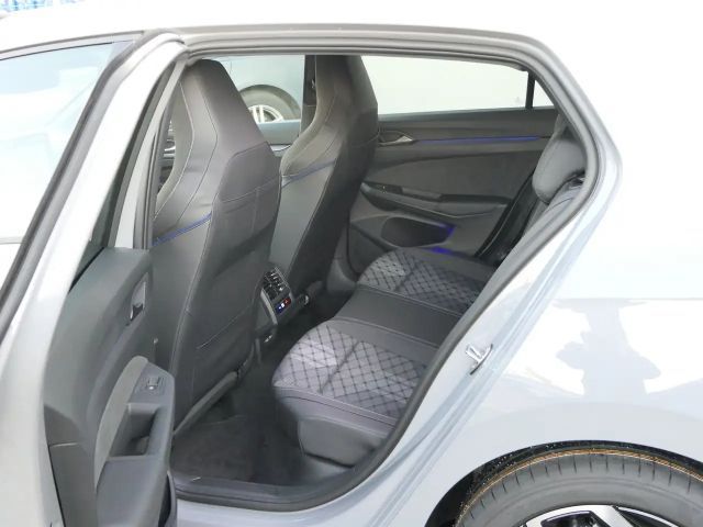 Volkswagen Golf DSG R-Line